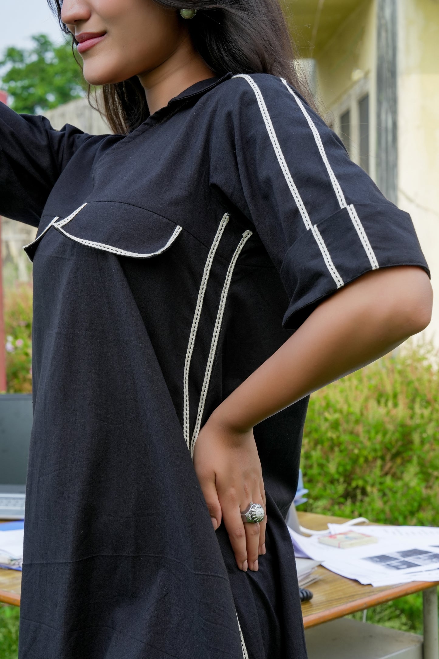 BLACK ESPRESSO SHIFT DRESS